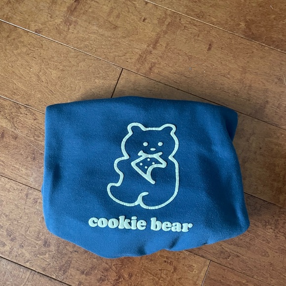 Got this in Korea it is navy and has only been worn three times. Like new. - Picture 3 of 4